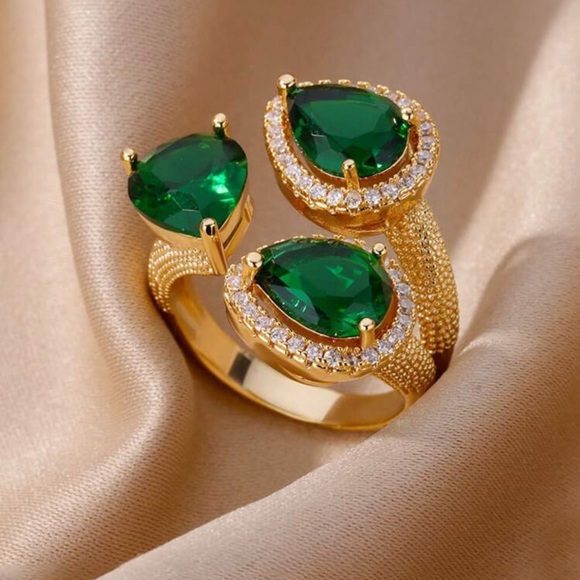 BRIDAL WEDDING ENGAGEMENT RING - Picture 2 of 6